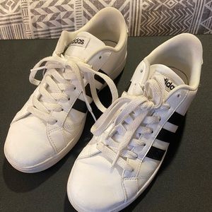 Adidas women’s size 7.5 Excellent Condition